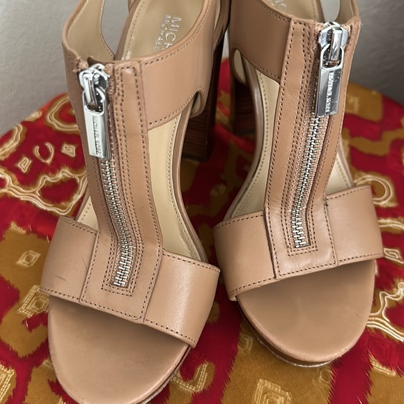 Michael Kors Platform Heels 6 - Picture 4 of 5